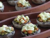 Fırında Garnitürlü Mantar Dolması