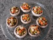 Fırında Garnitürlü Mantar Dolması