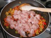 Köri Soslu Tavuklu Makarna