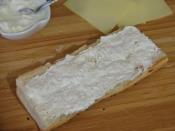 Salamlı ve Kuru Domatesli Ekmek Pizzası