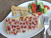 Salamlı ve Kuru Domatesli Ekmek Pizzası