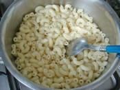 Domates Soslu Peynirli Makarna