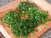 Yeşillikli Közlenmiş Kırmızı Biber Salatası