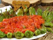 Domates Soslu Köy Biberi Kızartması