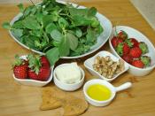Çilekli Semizotu Salatası