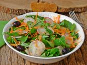 Havuçlu Turplu Roka Salatası