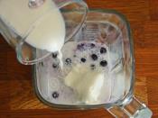 Yaban Mersinli Milkshake