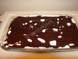 Ağlayan Pasta (Ev Brownisi)