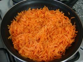 Cevizli Yoğurtlu Havuç Salatası