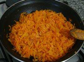 Cevizli Yoğurtlu Havuç Salatası