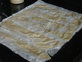 Tahinli Cevizli Tatlı (Baklavalık Yufka İle)