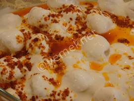 Bulgur Köftesi (Yoğurt Soslu)