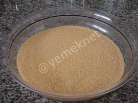 Bulgur Köftesi (Yoğurt Soslu)