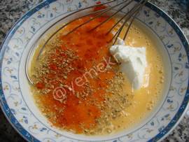 İtalyan Omlet (Dolmalık Biberli, Mantarlı ve Çörek Otlu)