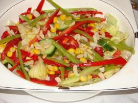 Jülyen Biberli Yeşil Salata (Çam Fıstıklı, Kırık Badem)