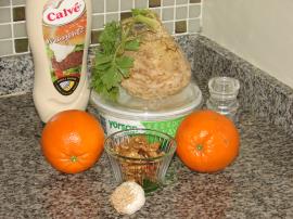 Kerevizli Portakal Kanepeleri (Kereviz Salatası)