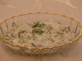 Yoğurtlu Salatalık Salatası