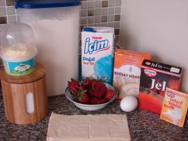 Çilekli Milföy Pasta