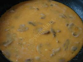Kremalı Mantarlı Omlet