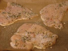 Tavuk Yatağında Soslu Garnitür