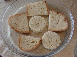 Zeytinyağlı Çeşnili Fırında Ekmek Dilimleri