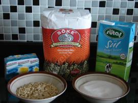 Fıstıklı Un Helvası