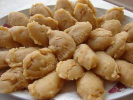 Fıstıklı Un Helvası