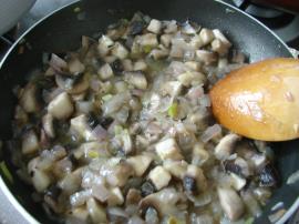 Mantarlı Enginar Dolması (Zeytinyağlı)