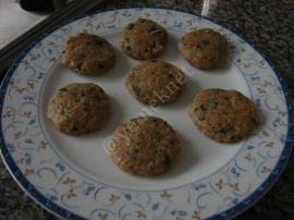 Dip Soslu Tavuk Köftesi