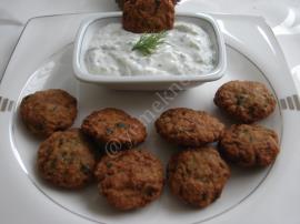 Dip Soslu Tavuk Köftesi