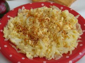 Kremalı Soğanlı Yumurta