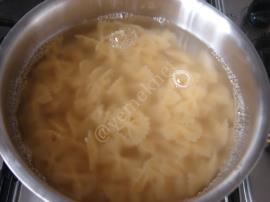 Sucuklu Domatesli Makarna