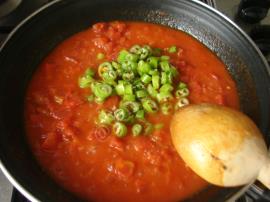 Sucuklu Domatesli Makarna