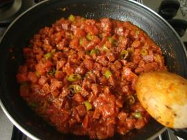 Sucuklu Domatesli Makarna