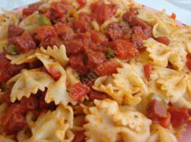Sucuklu Domatesli Makarna