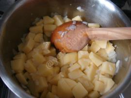 Fesleğenli Kremalı Patates Çorbası