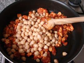 Tavuklu Nohut Yemeği