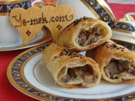 Mantarlı Rulo Börek