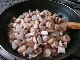 Mantarlı Rulo Börek