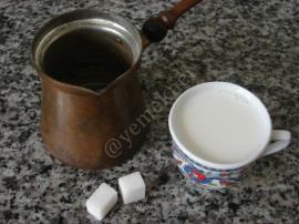 Sütlü Türk Kahvesi