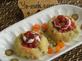 Kumpir - Baked Potato Recipe (Turkish Cuisine)