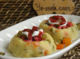 Kumpir - Baked Potato Recipe (Turkish Cuisine)