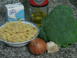 Kremalı Brokolili Makarna