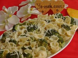 Kremalı Brokolili Makarna