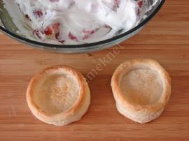 Çilek Şantili Volovan