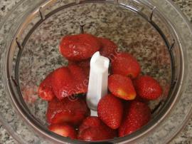 Homemade Strawberry MilkShake Recipe