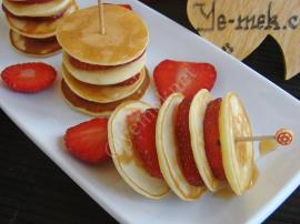 Çilekli Mini Pankek