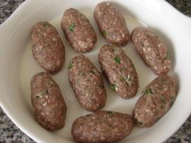 Fırında Domates Soslu Kaşarlı Köfte