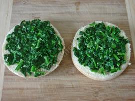 Creamy Spinach Bread Pizza Recipe