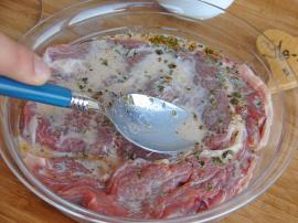 Süt İle Et Marinesi